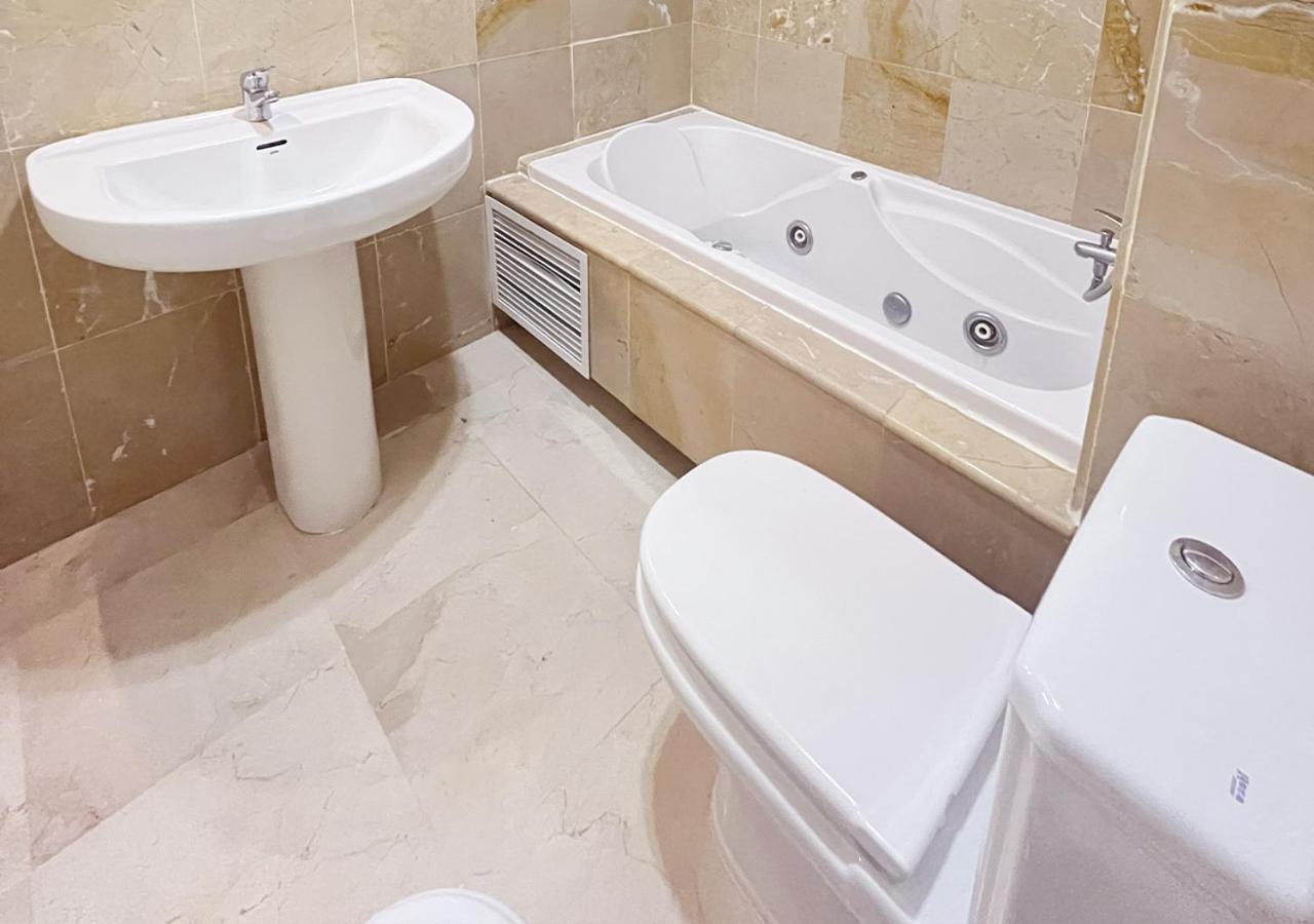 Apartamento Primera Linea Estepona By Isa Hoteles Exterior photo